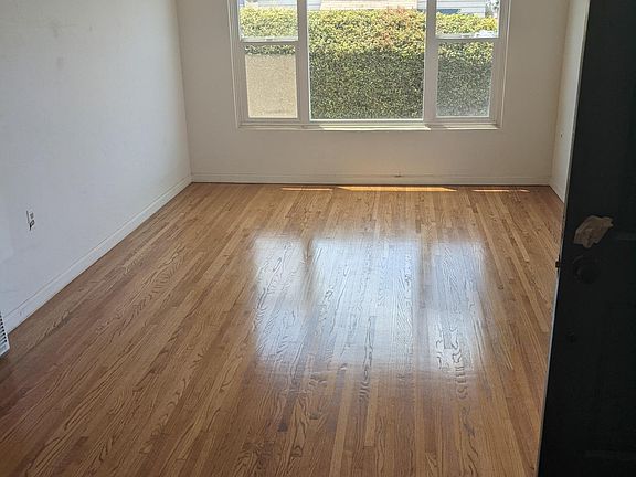3rd image of 4351 Mississippi St