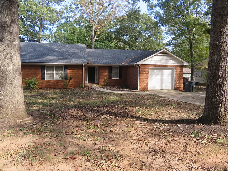 2418 Annandale Dr