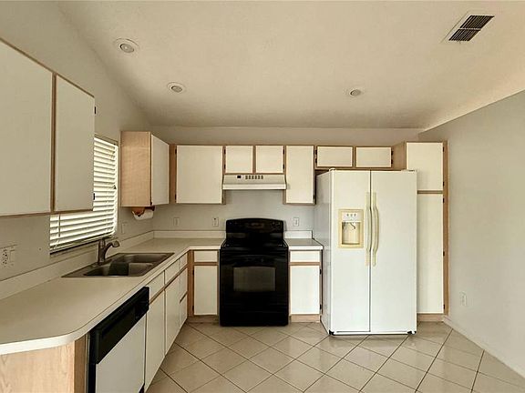 2nd image of 3293 Brewster Dr