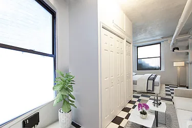 Rented by R New York