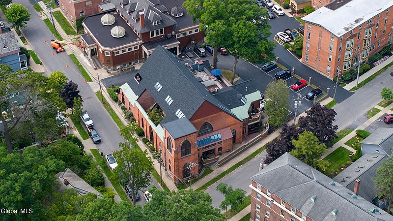 5th image of 106 Spring Street #9