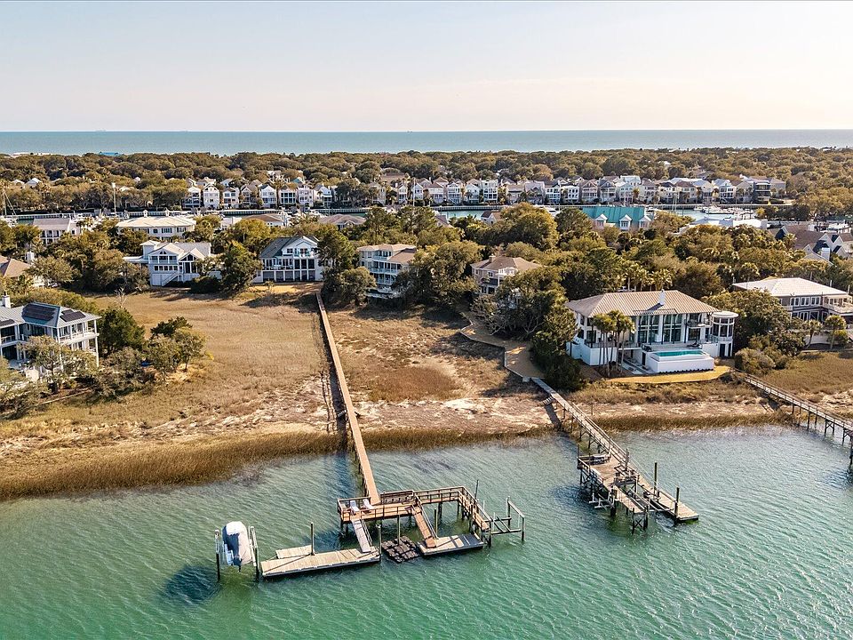 1st image of 27 Waterway Island Dr