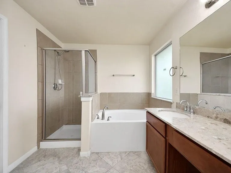 13918 Goodridge Dr — Photo 12