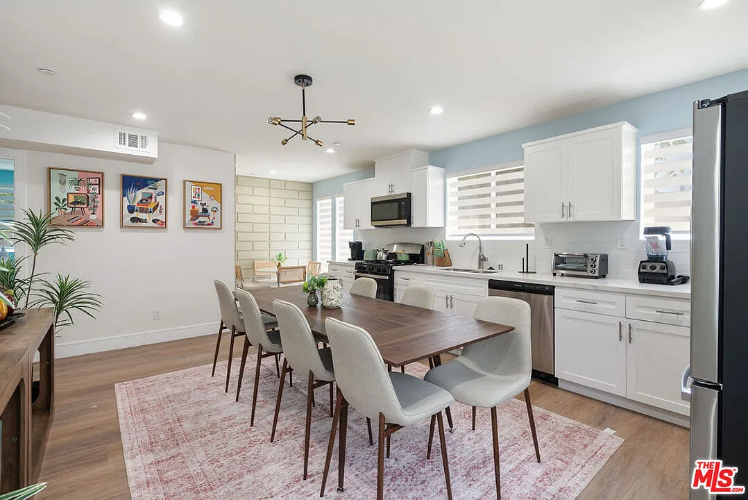 15 bed, 15.0 bath, 3871 sqft, $23,250 — Photo 2
