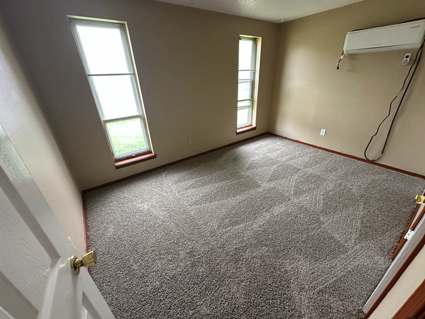 Stunning 4 Bedroom — Photo 4