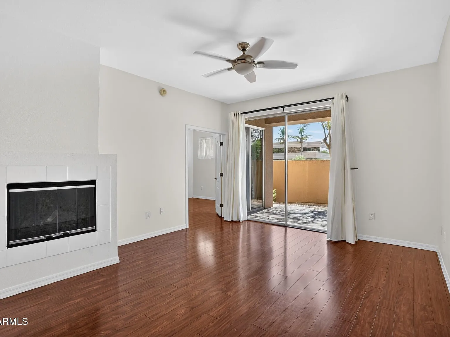 2 bed, 1091 sqft, $1,900 — Photo 2