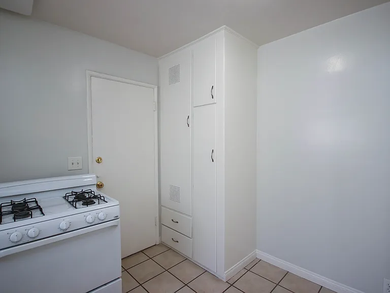 343 S Madison Ave #4 — Photo 9