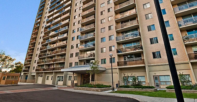 15 Harding Ave — Photo 3