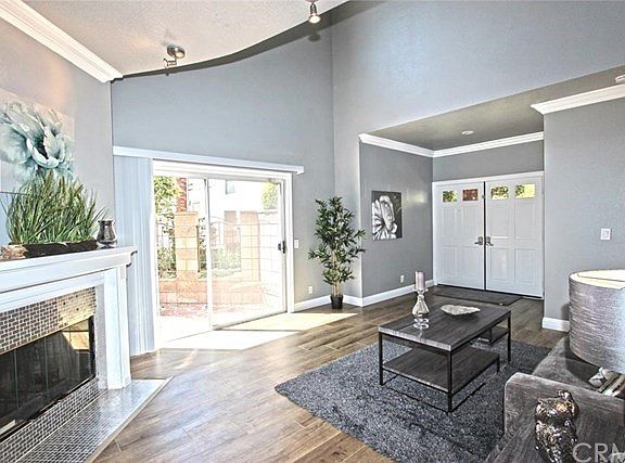 2nd image of 422 California St Unit C