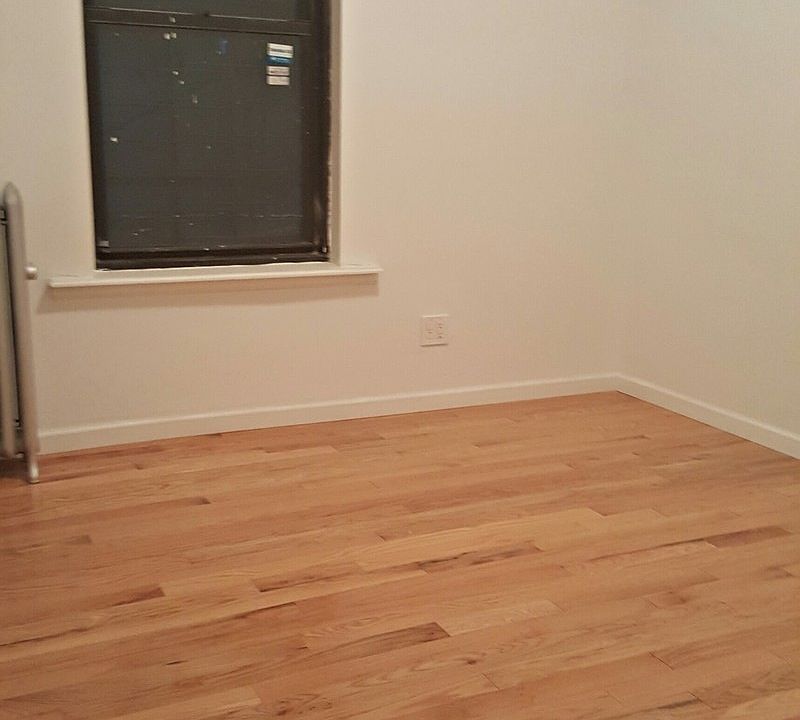 2nd image of 115 Lincoln Rd