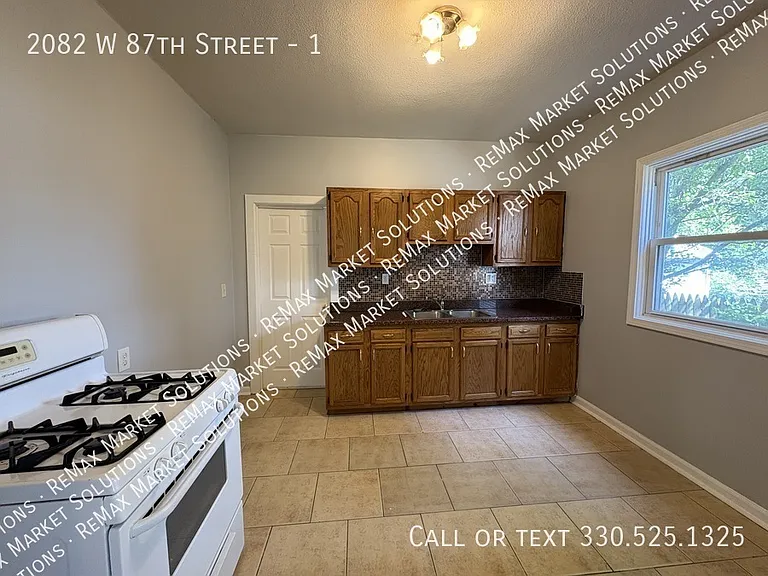 2082 W 87th St #1 — Photo 5