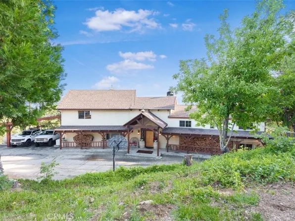 30757 Knoll View Dr, Running Springs, CA 92382