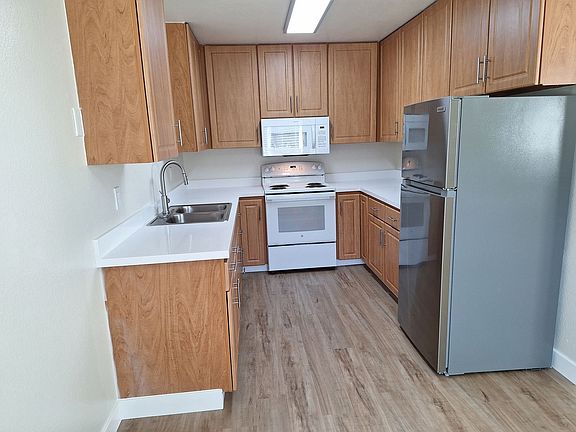 5th image of 3122 Crescent Ave #6