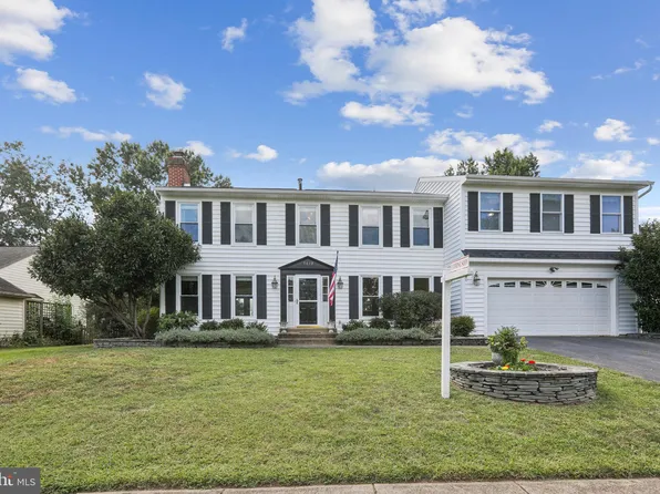 5610 Rowena Dr, Centreville, VA 20120