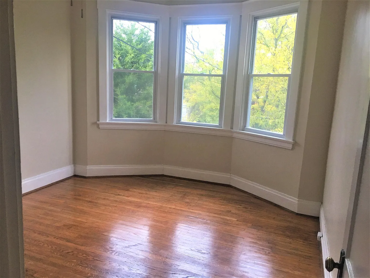3 bed, 1388 sqft, $1,970 — Photo 2