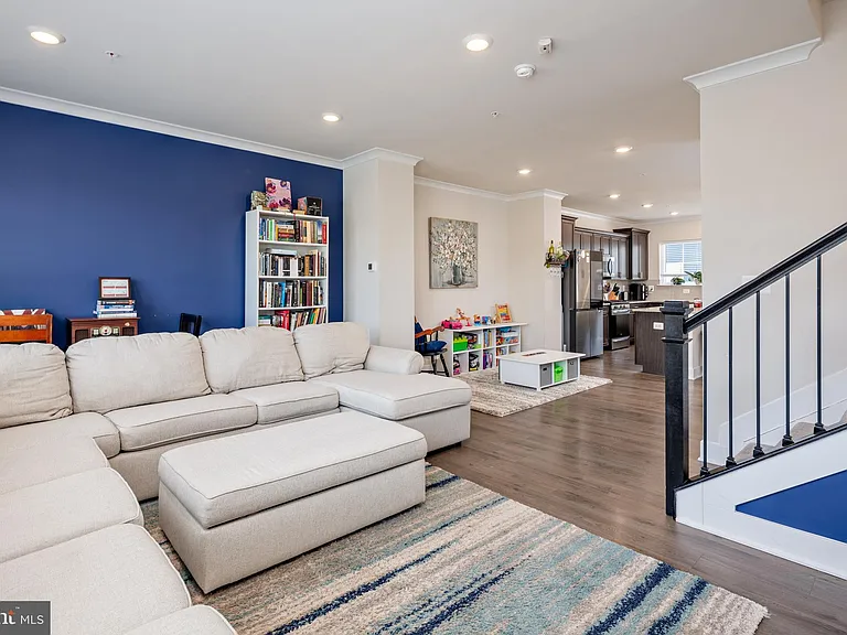 618 Chalcedony Ln — Photo 15