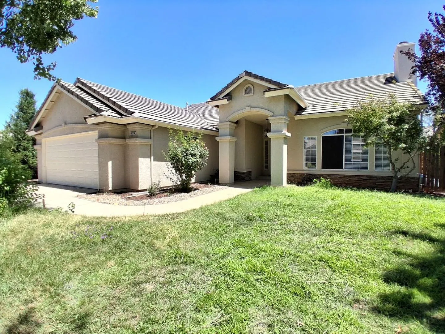 Charming 4-Bedroom Home with Solar & Spacious Yard — Photo 1