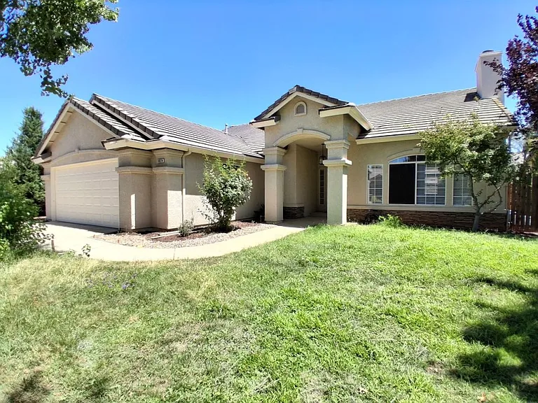 10374 N Sierra Vista Ave — Photo 2