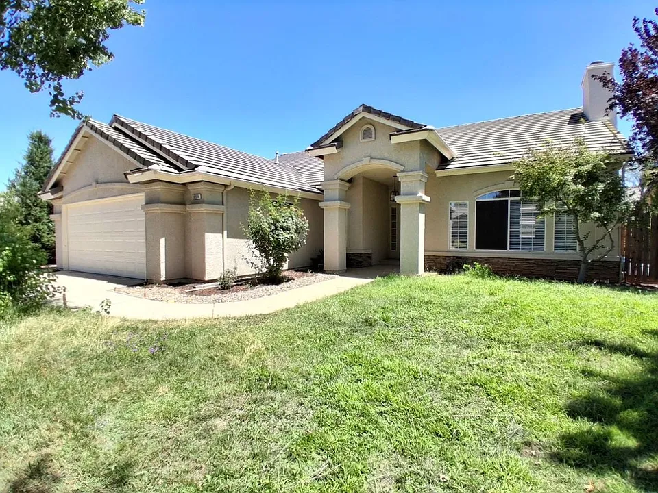 10374 N Sierra Vista Ave