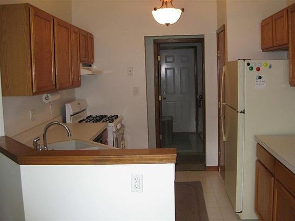 4th image of 12301 83rd Pl