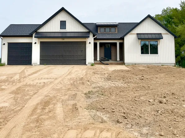 739 Goldenfield Dr, Byron Center, MI 49315
