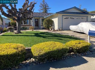 77 Cormorant Ct, Martinez, CA 94553