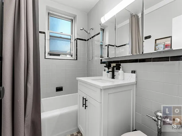 550 Grand Street image 10 of 19