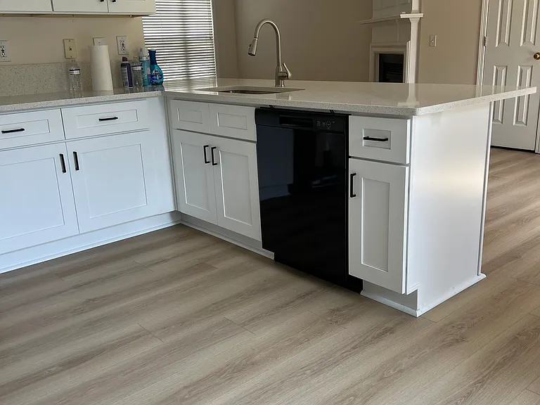 375 Wittenridge Ct — Photo 3