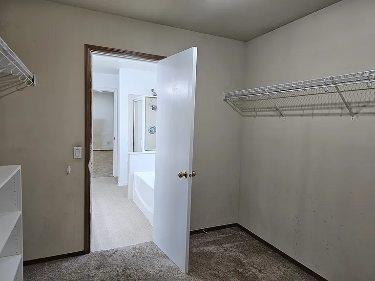 Huge walkin closet