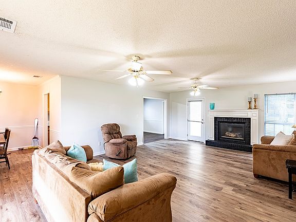 2nd image of 131 Paloma Dr