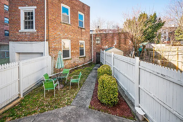 Rented by Douglas Elliman | media 4