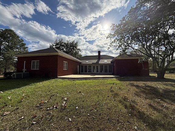 3rd image of 204 Mallory Ct