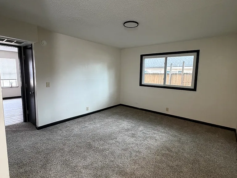 320 S Wyandotte Ave #11 — Photo 6