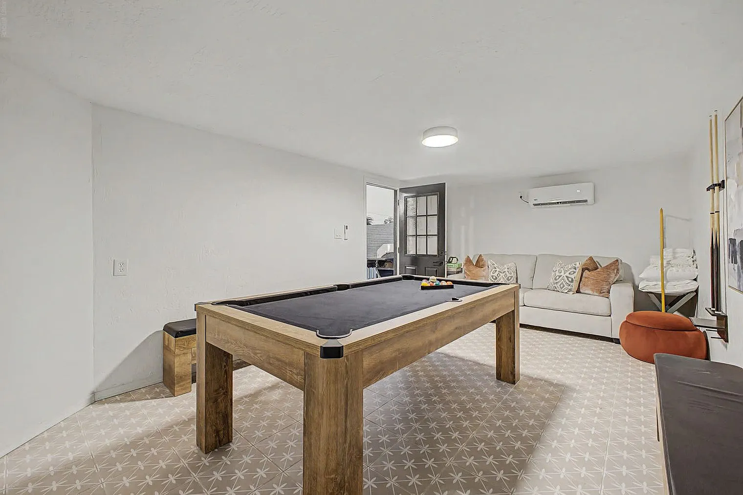 4 bed, 2.0 bath, 1496 sqft, $6,528 — Photo 1