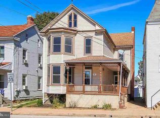 61 Main St, Seven Valleys, PA 17360