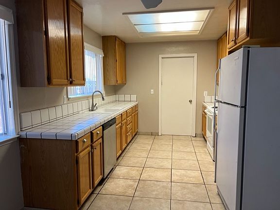 3rd image of 6145 Cahalan Ave