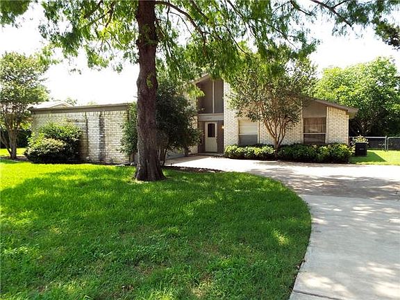 3rd image of 1216 Wedgewood Dr