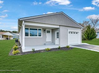6 Muirhead St, Toms River, NJ 08757