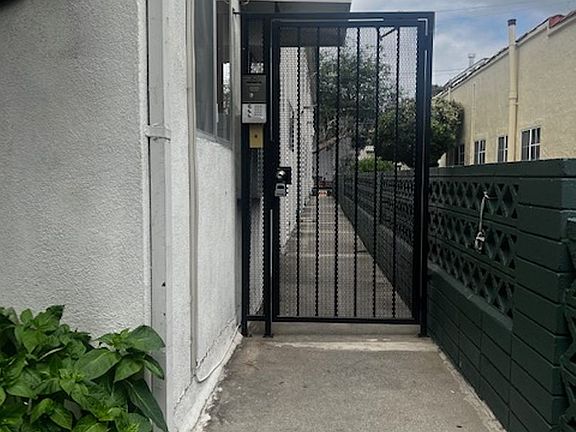 3rd image of 1021 N Harper Ave APT 3