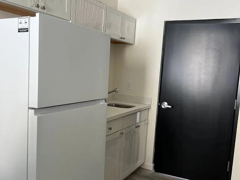 121 N Cortez St — Photo 9