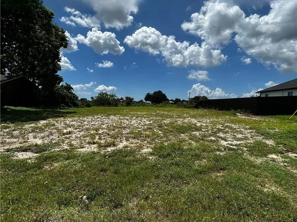 2710 NW 4th Pl, Cape Coral, FL 33993