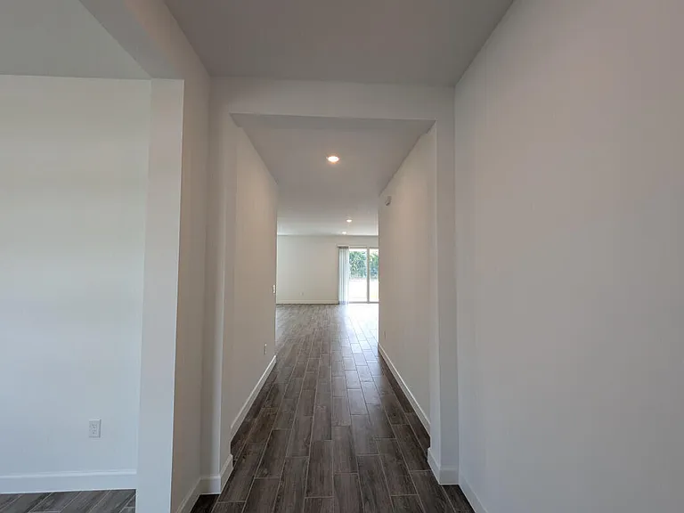 6831 Cobia Cir — Photo 23