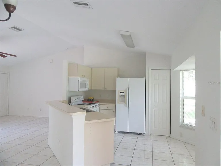 2716 Vogler Ln — Photo 4