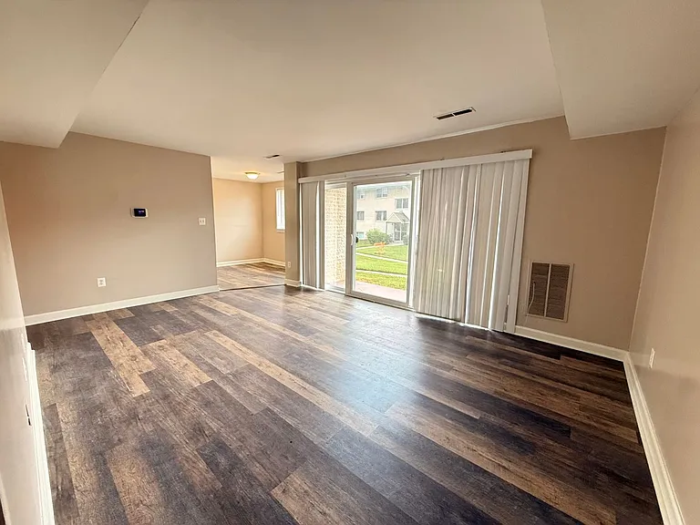 5440 85th Ave #T1 — Photo 2