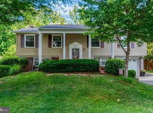 13004 Maple View Ln, Fairfax, VA 22033