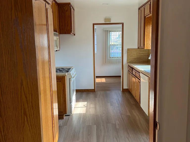 10563 Emery St — Photo 13