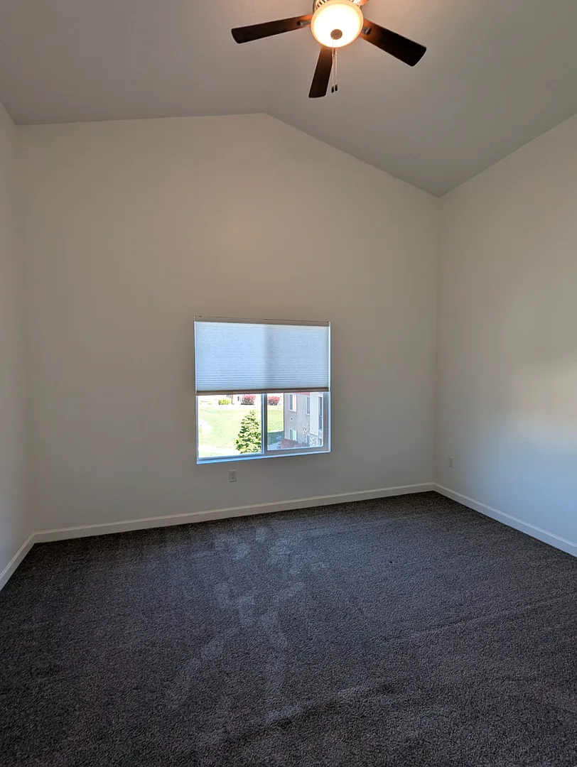 3 Bedroom 2 Bathroom Condo in Pleasant Grove — Photo 3