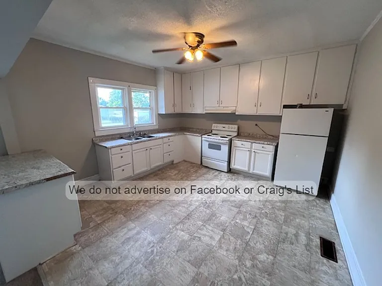 507 W D St — Photo 6
