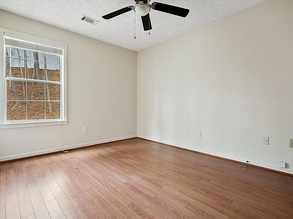 5th image of 925 Braesridge Way