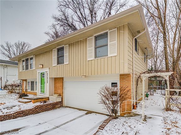 2nd image of 21370 Willow Ln